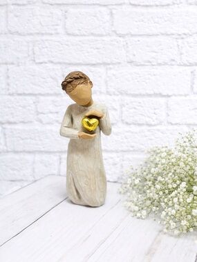 Willow Tree “Keepsake” Figurine with Gold Heart in Hand Accent 2004